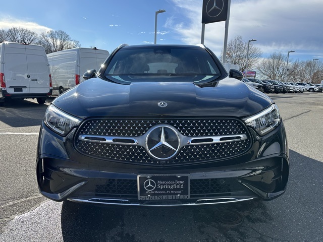 2025 Mercedes Benz GLC 300 4MATIC photo 2