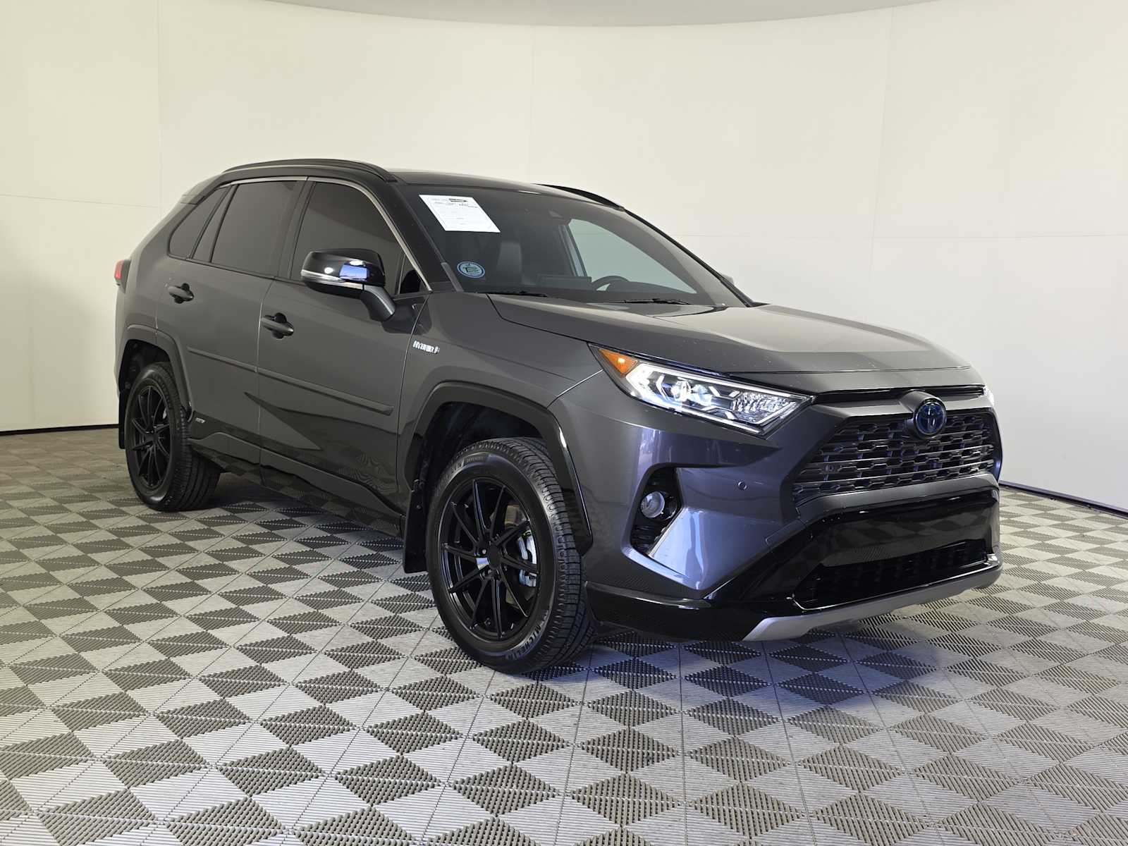 2020 Toyota RAV4 XSE