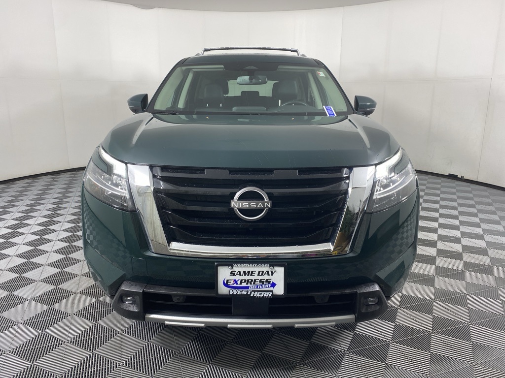 2022 Nissan Pathfinder SL photo 2