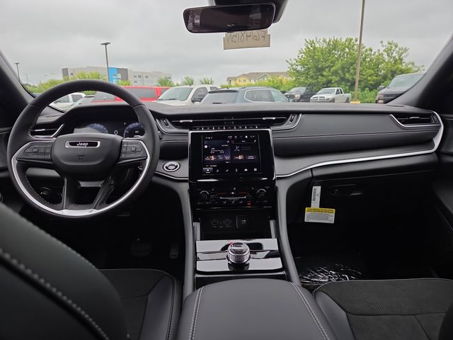 2025 Jeep Grand Cherokee Altitude X photo 4