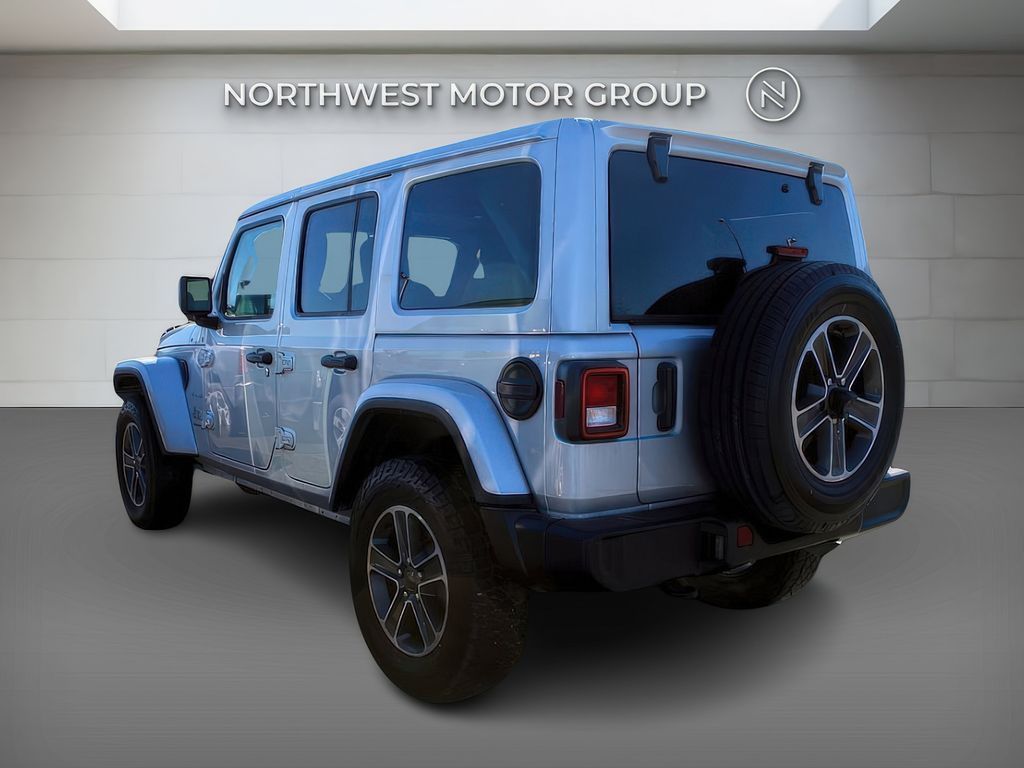 2023 Jeep Wrangler Sahara photo 4