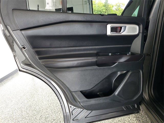 2020 Ford Explorer ST photo 24
