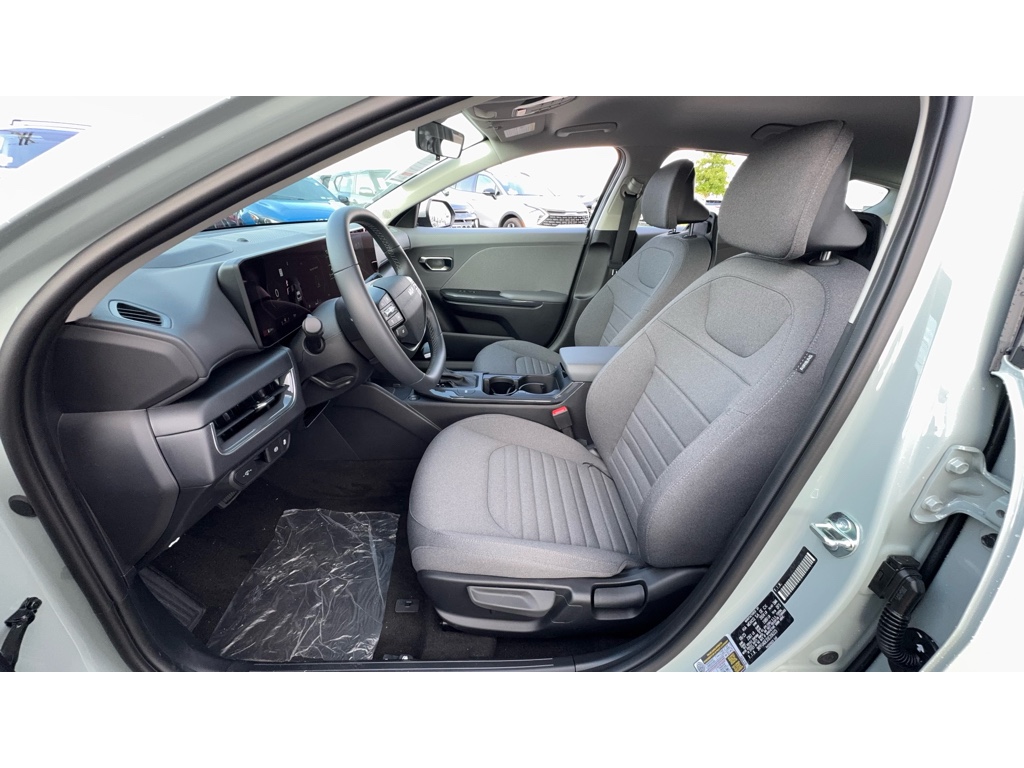 2025 Kia K4 EX photo 8