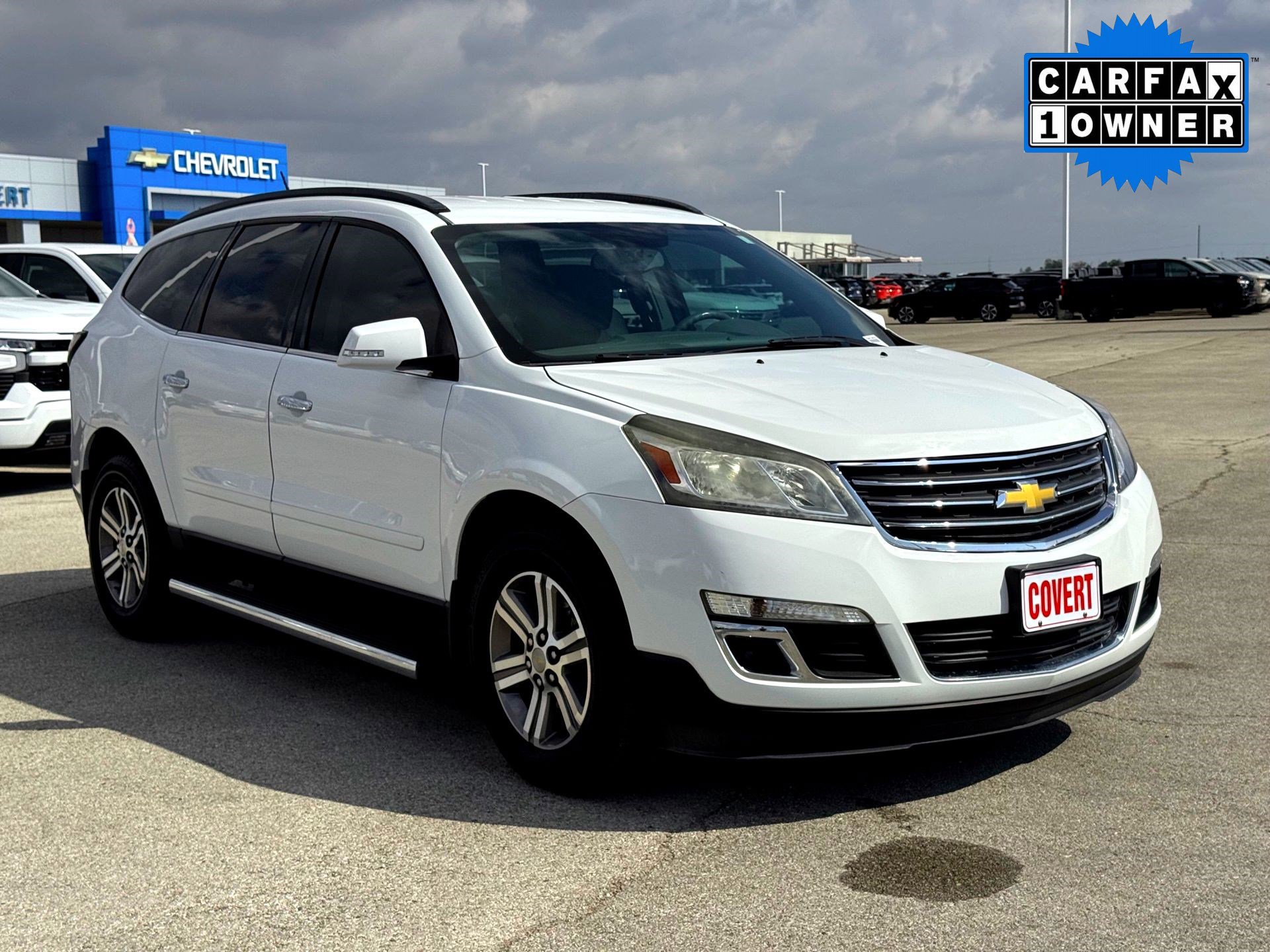 2017 Chevrolet Traverse 1LT photo 4