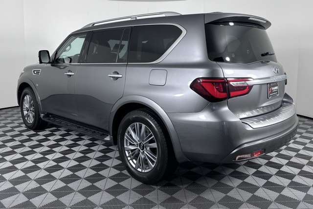 2019 Infiniti QX80 Luxe photo 3