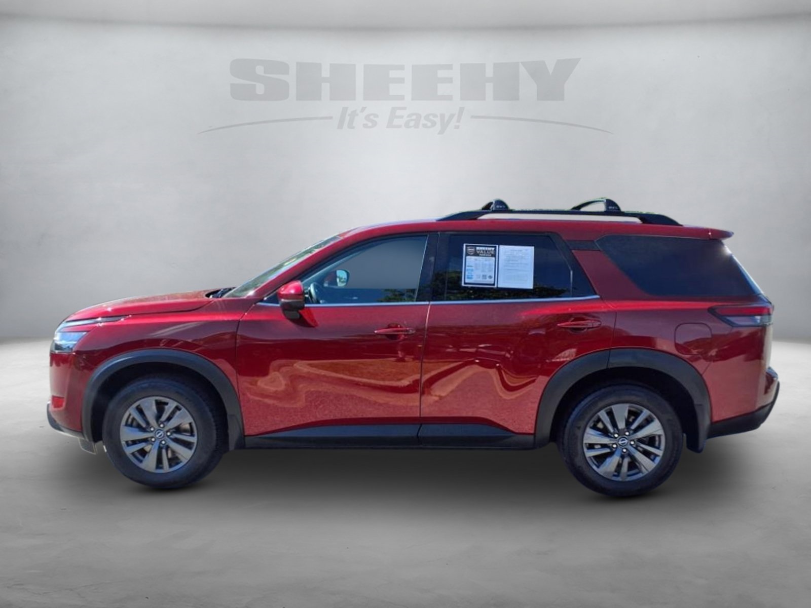 2022 Nissan Pathfinder SV photo 9