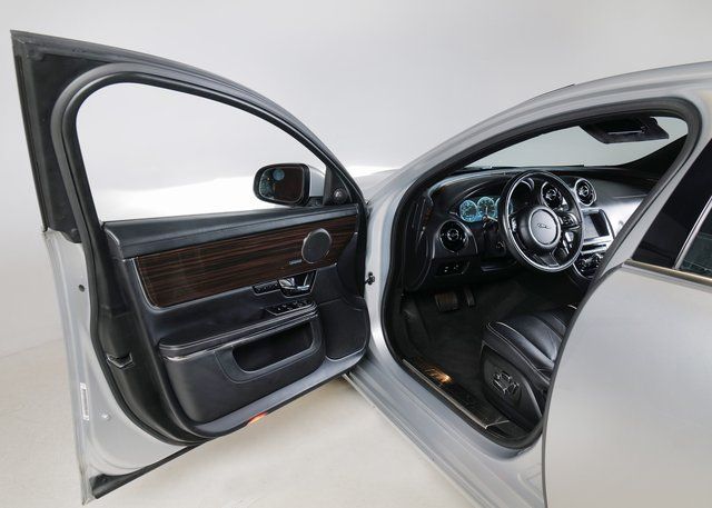 2013 Jaguar XJ XJL Portfolio photo 23