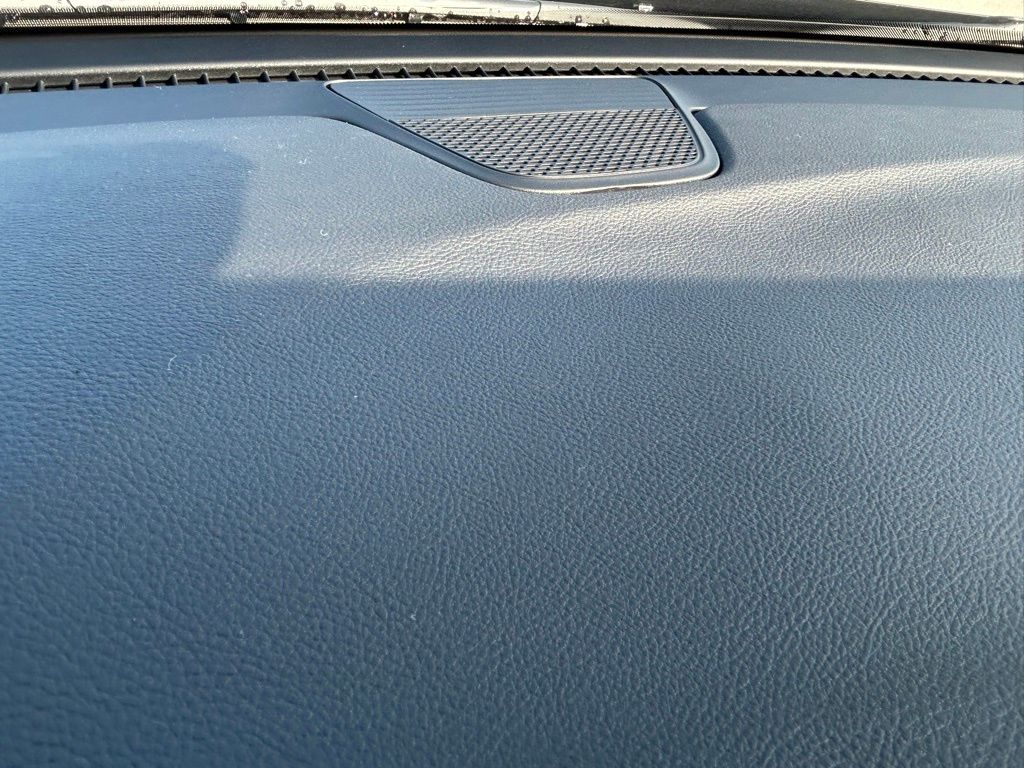 2025 Chrysler Pacifica Limited photo 10