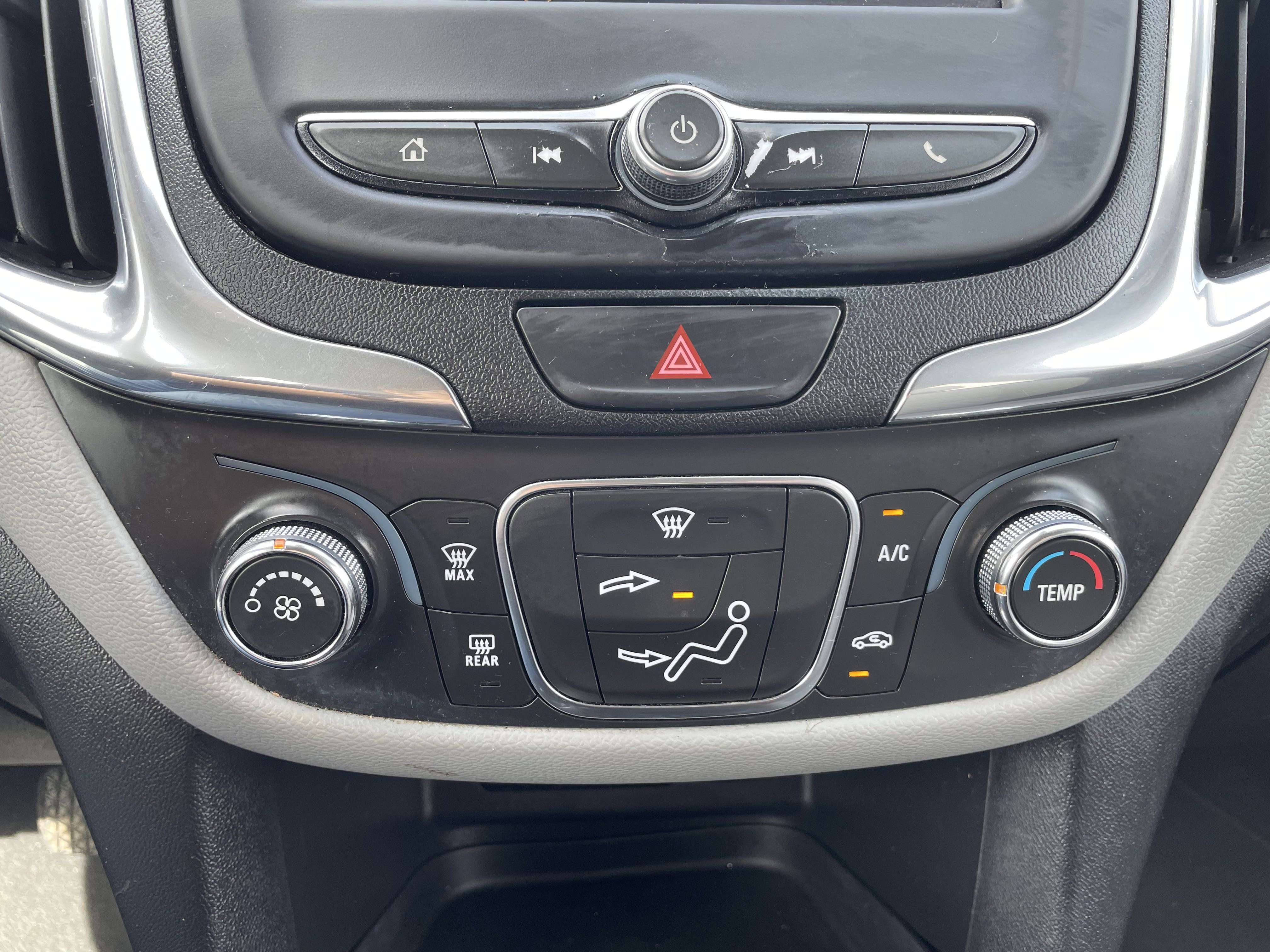 2020 Chevrolet Equinox LS photo 6