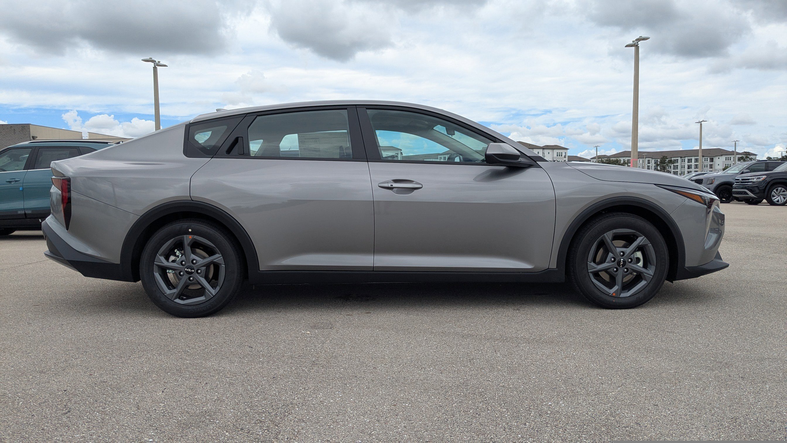 2025 Kia K4 LXS photo 4