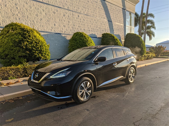 2021 Nissan Murano S photo 2