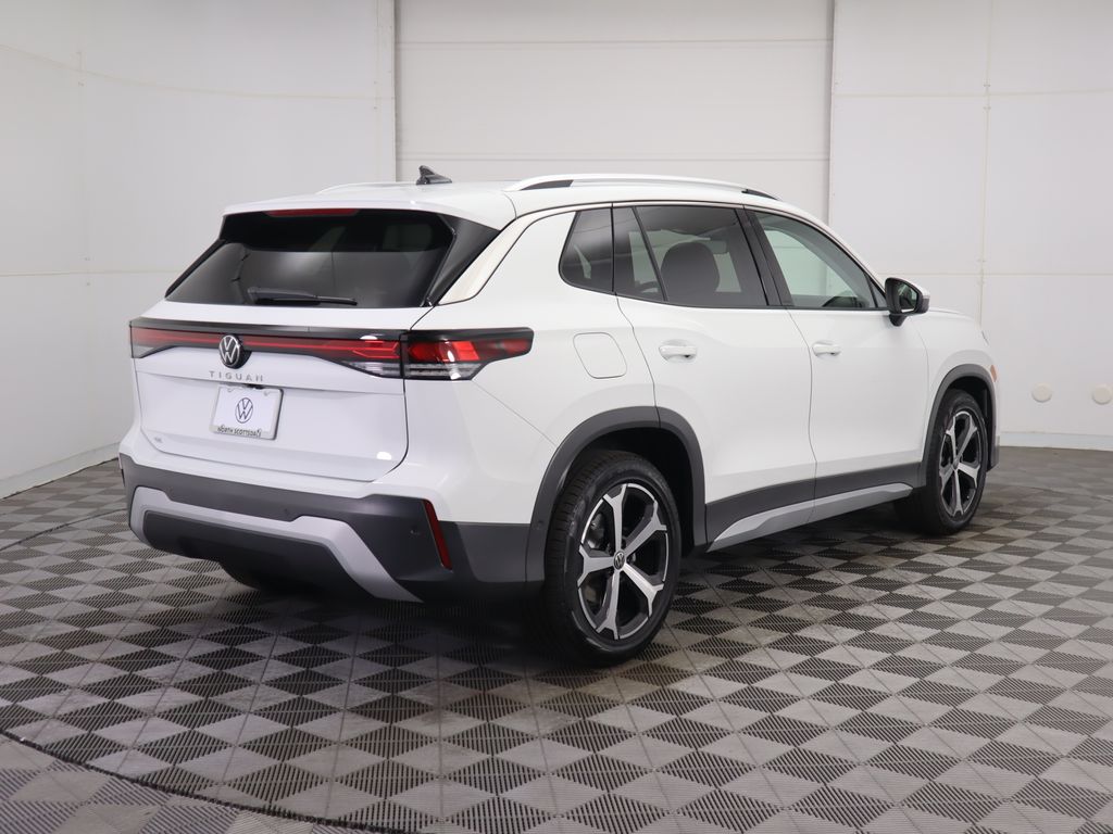 2025 Volkswagen Tiguan SE photo 5