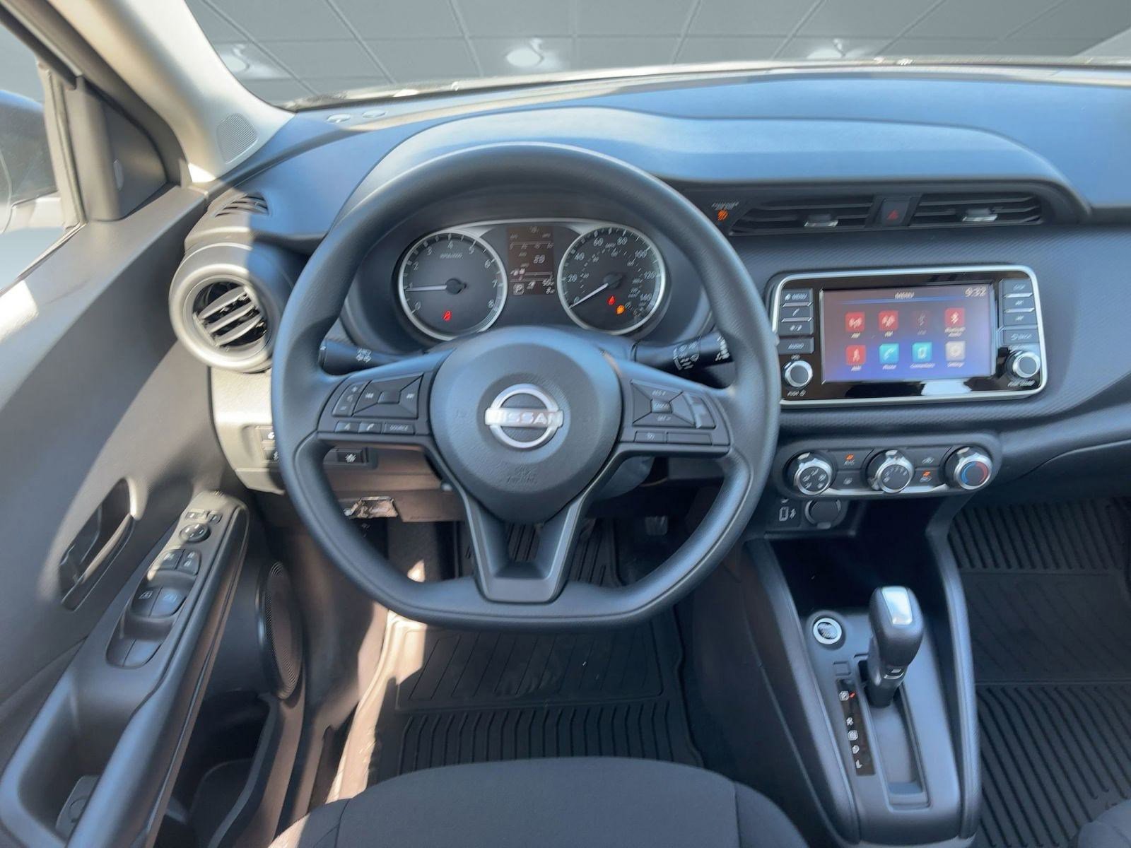 2025 Nissan Kicks Play S photo 21