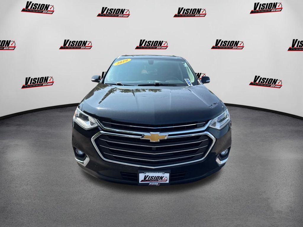 2019 Chevrolet Traverse photo 2
