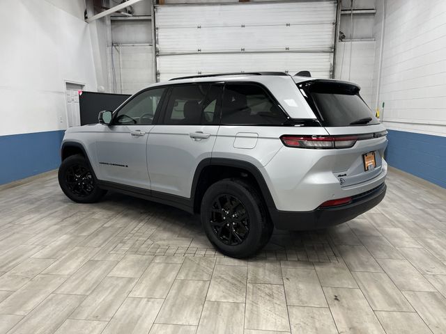 2024 Jeep Grand Cherokee Altitude X photo 2