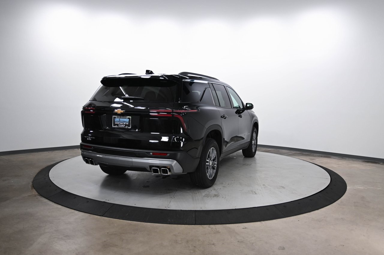 2025 Chevrolet Traverse 1LT photo 2