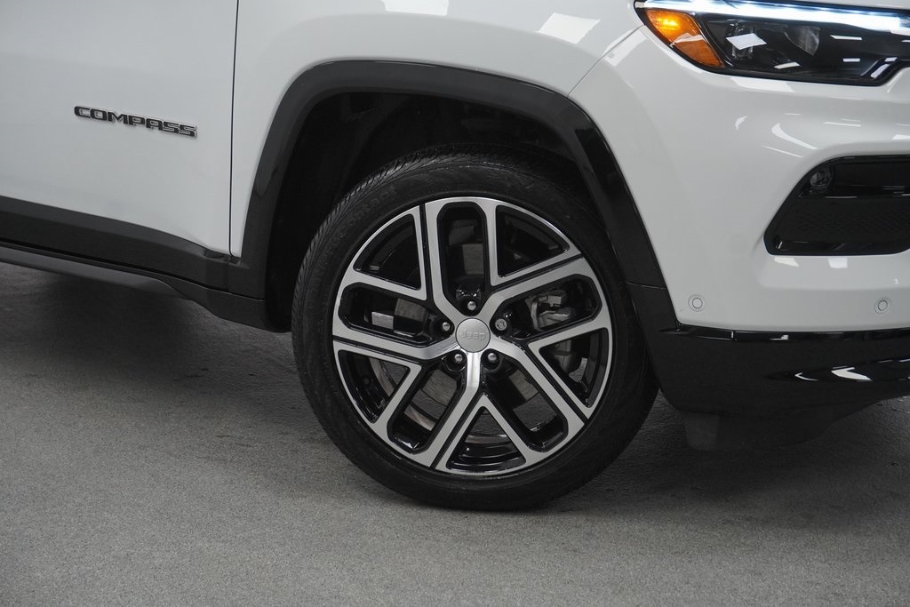 2024 Jeep Compass Limited photo 3