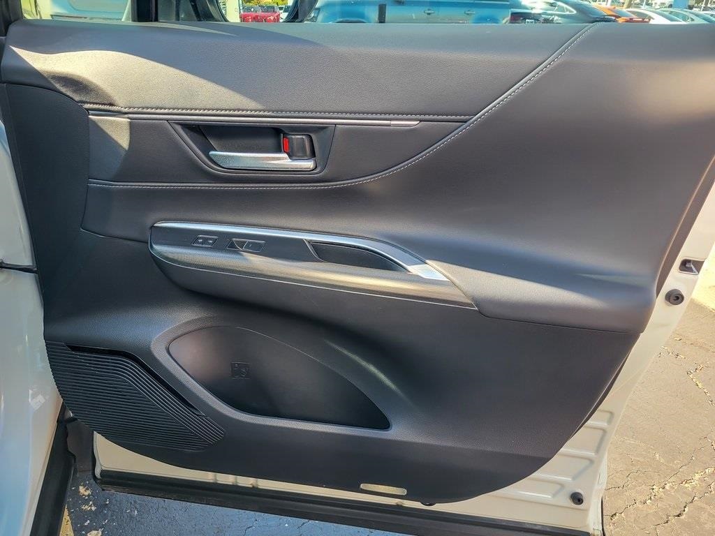 2021 Toyota Venza Limited photo 21