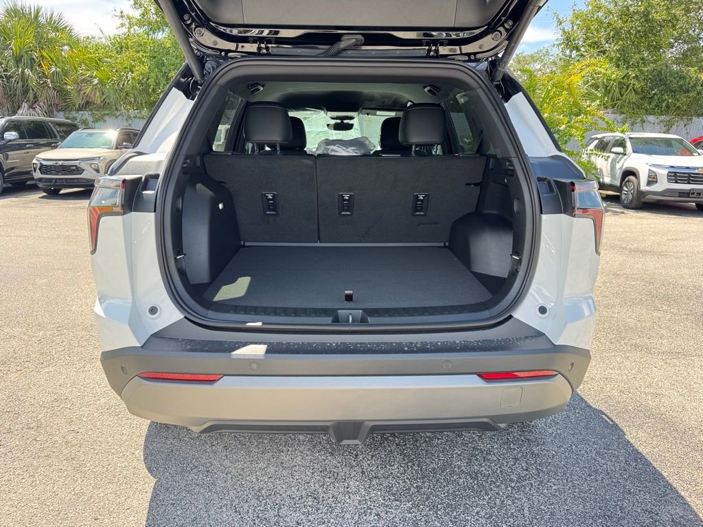 2026 Chevrolet Equinox LT photo 9