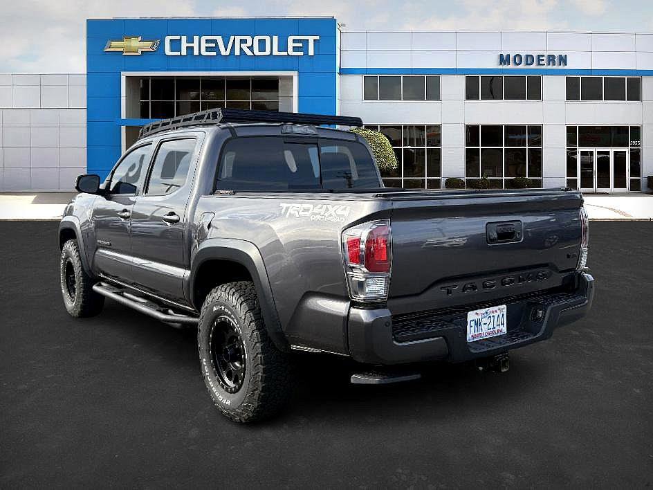 2021 Toyota Tacoma TRD Off-Road photo 3