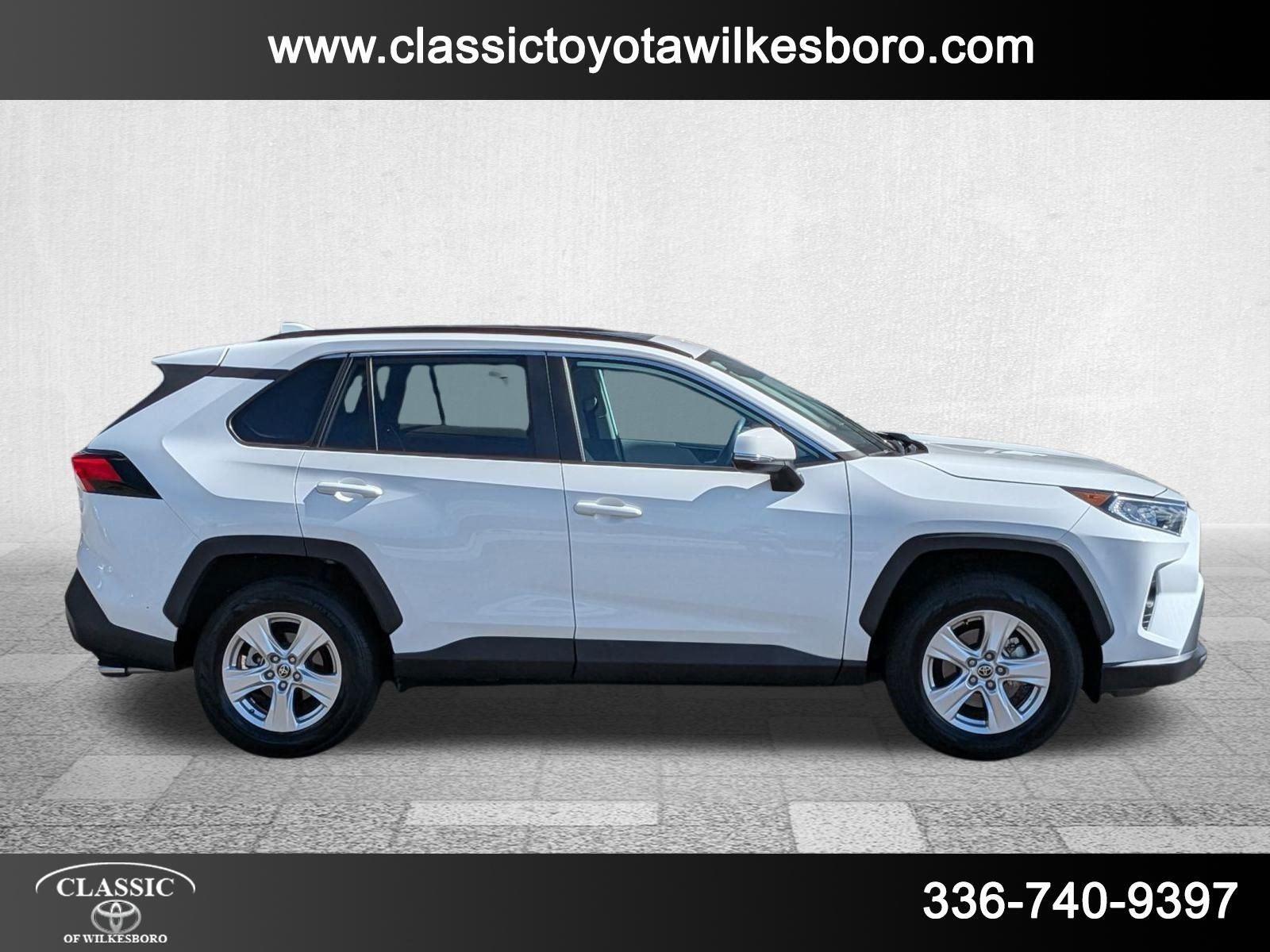 2021 Toyota RAV4 XLE photo 4