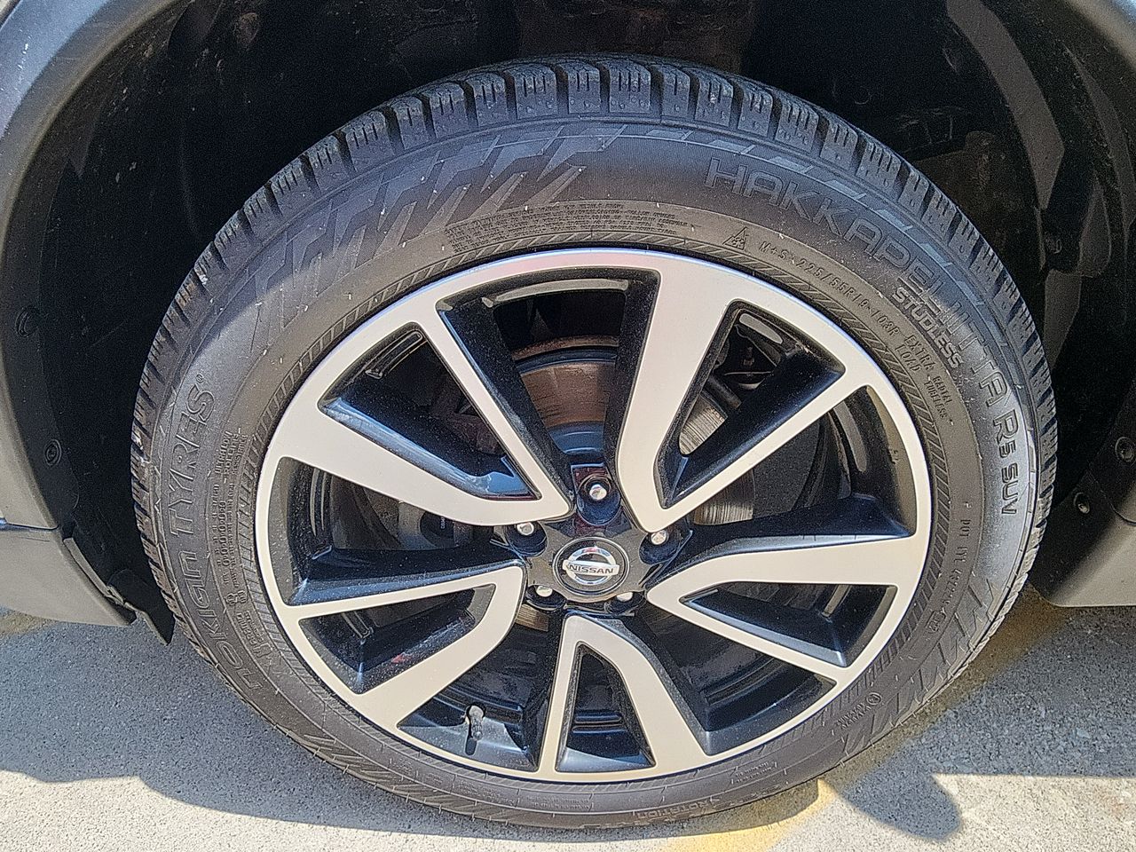 2020 Nissan Rogue SL photo 9