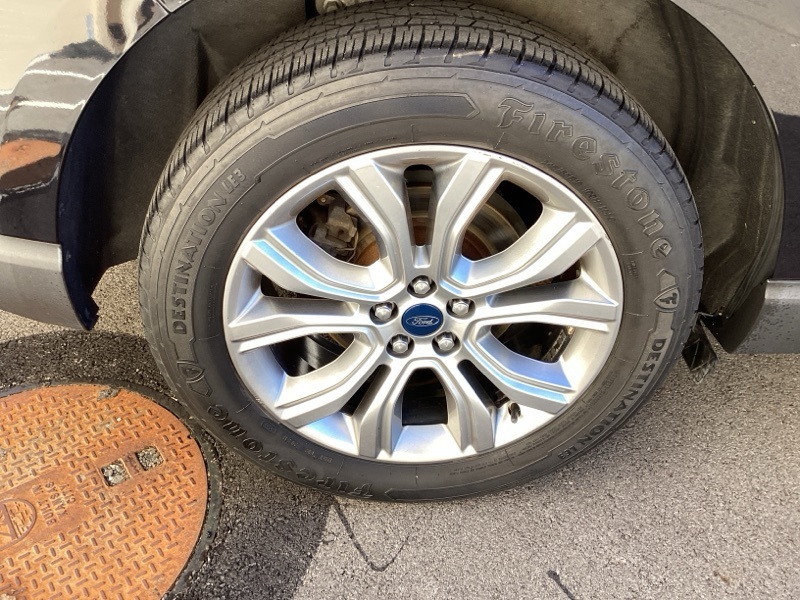2019 Ford Edge Titanium photo 8