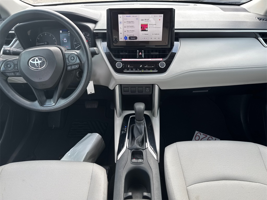 2024 Toyota Corolla Cross L photo 21