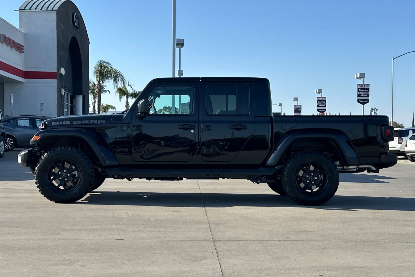 2025 Jeep Gladiator Sport photo 3