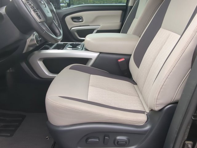2020 Nissan Titan SV photo 2