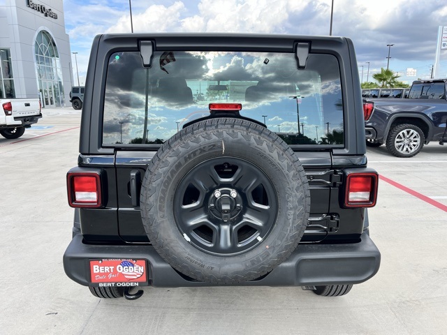 2025 Jeep Wrangler Sport photo 5