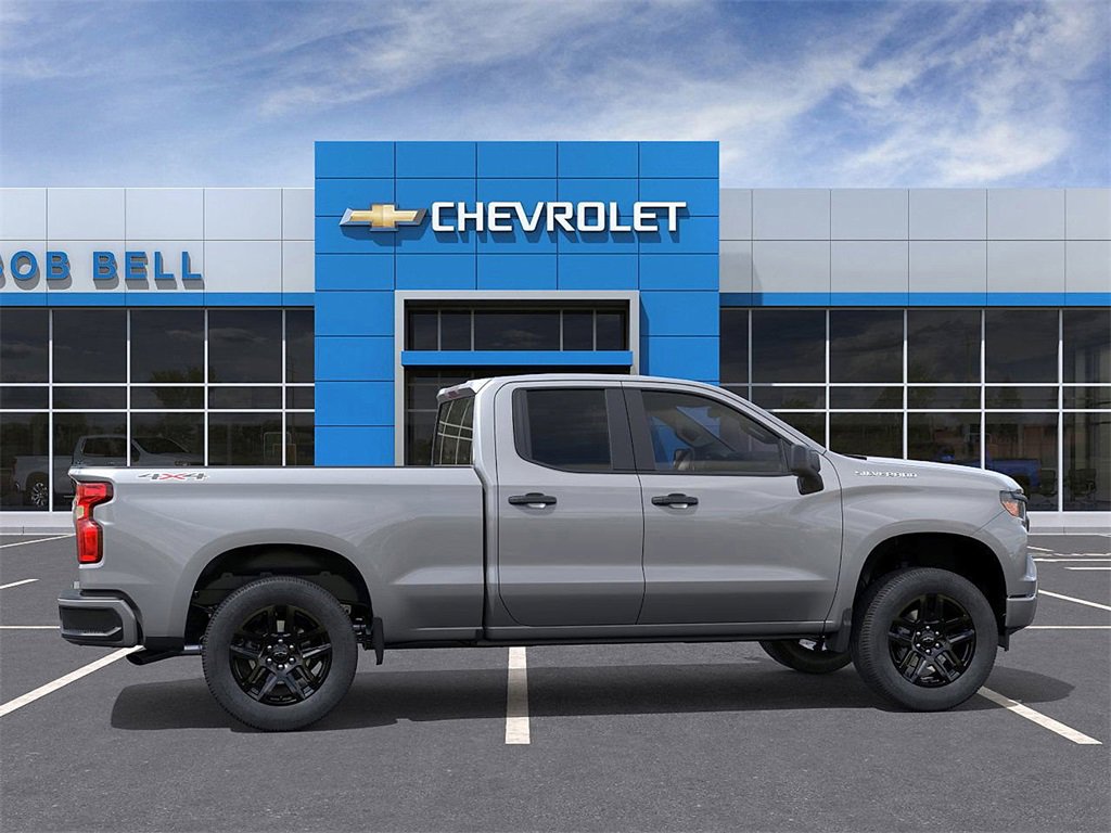 2026 Chevrolet Silverado 1500 Custom photo 4