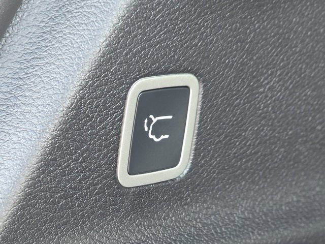 2026 Chrysler Pacifica photo 13