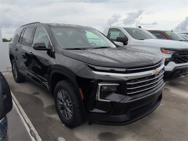 2026 Chevrolet Traverse photo 2