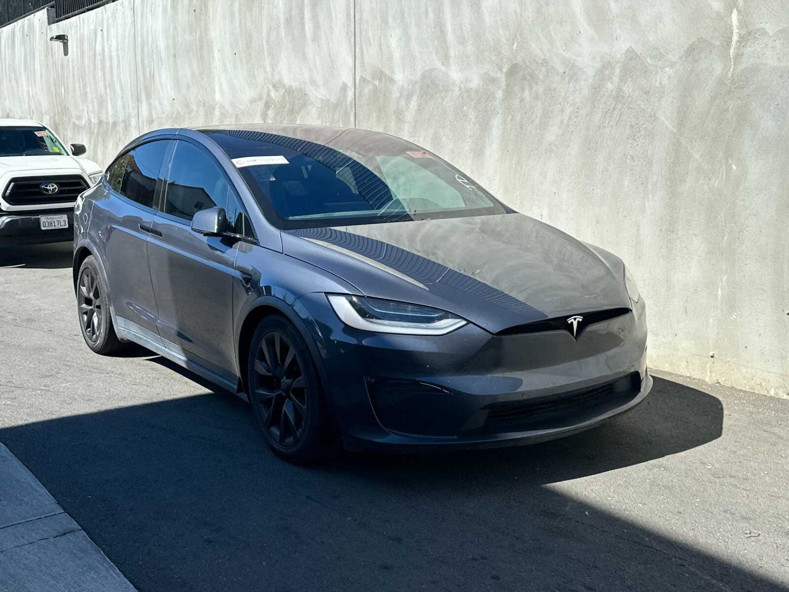 2022 Tesla Model X Plaid photo 2
