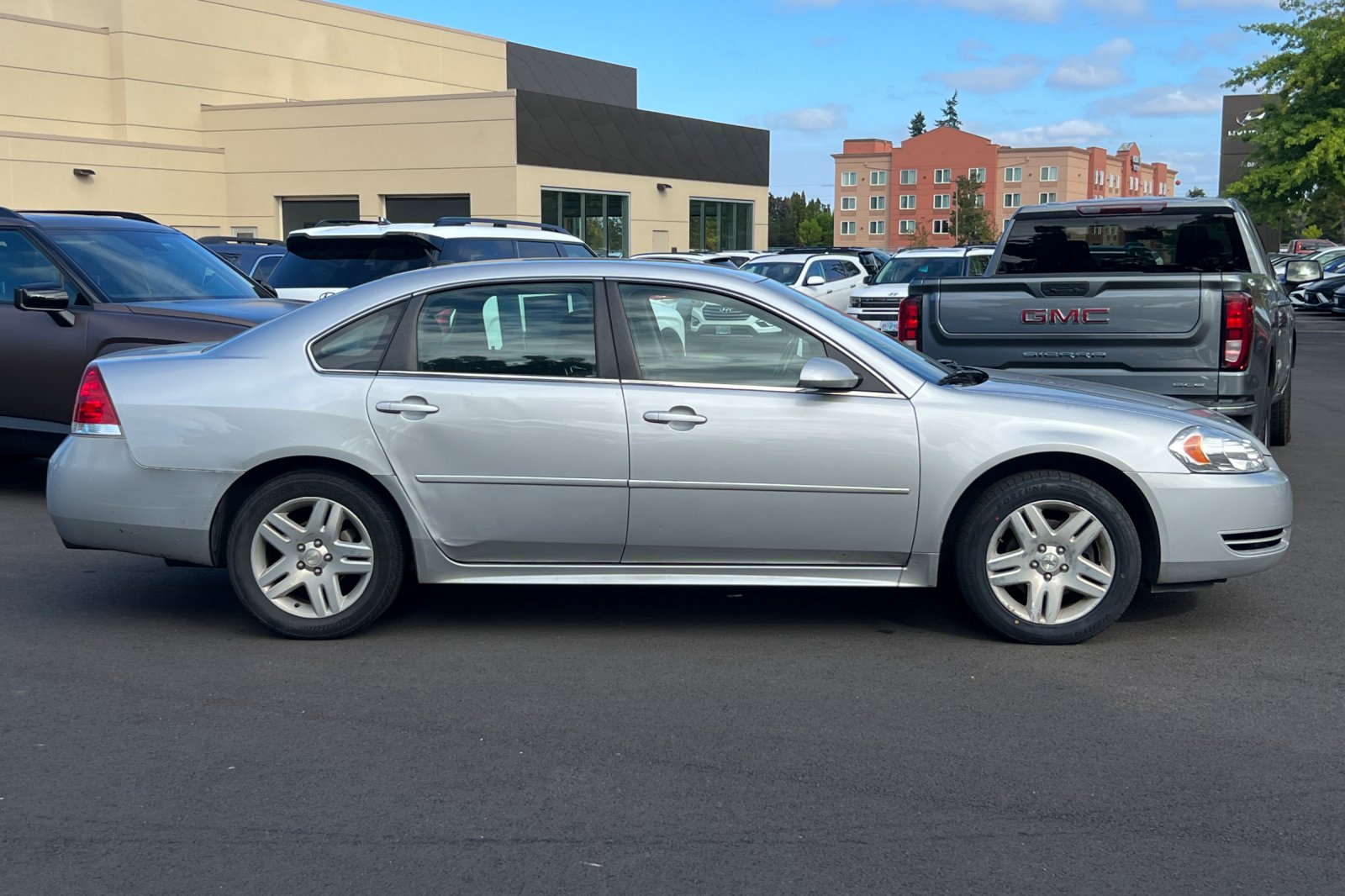 2014 Chevrolet Impala Limited Fleet photo 2