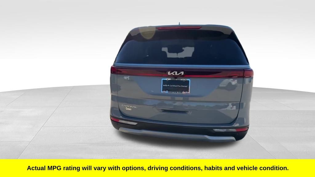2024 Kia Carnival EX photo 4