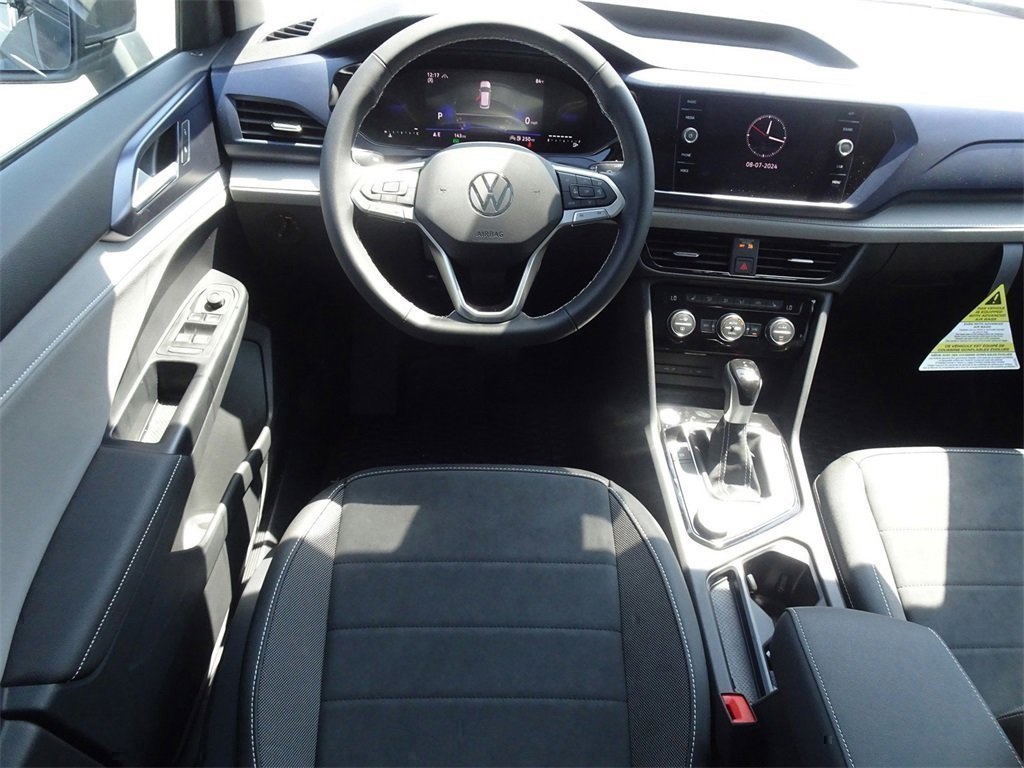 2024 Volkswagen Taos SE photo 11