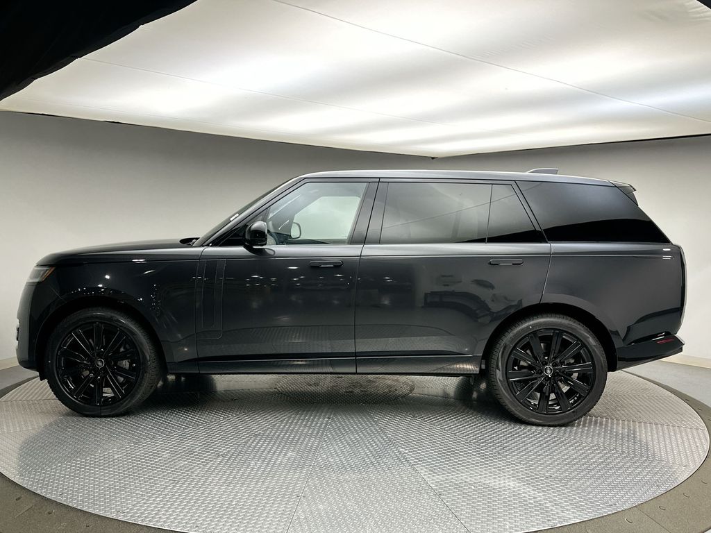 2025 Land Rover Range Rover SE photo 2