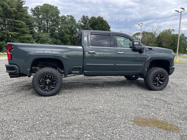2025 Chevrolet Silverado 2500HD LTZ photo 10