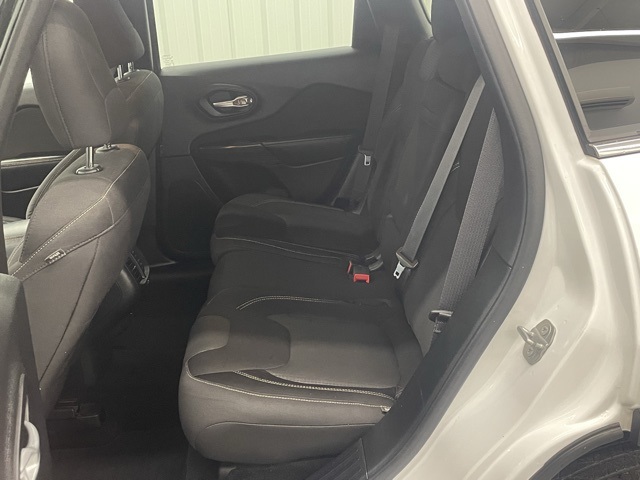 2015 Jeep Cherokee Latitude photo 8