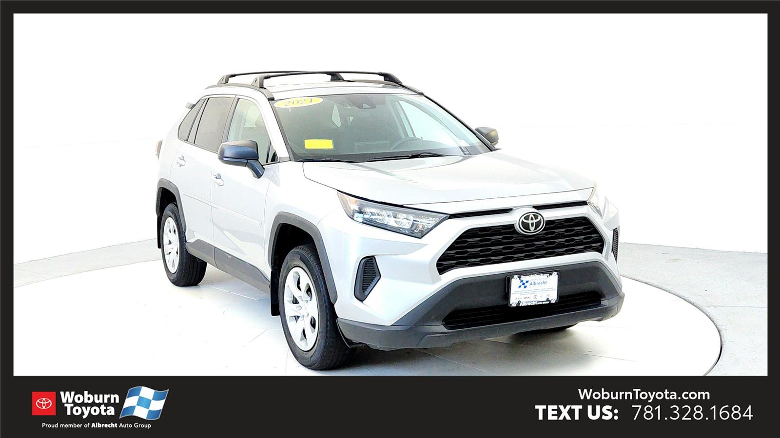 2021 Toyota RAV4 LE's photo