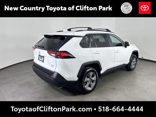 2023 Toyota RAV4 XLE photo 2