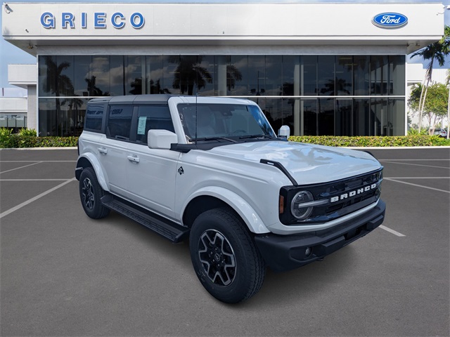 2025 Ford Bronco Outer Banks photo 2