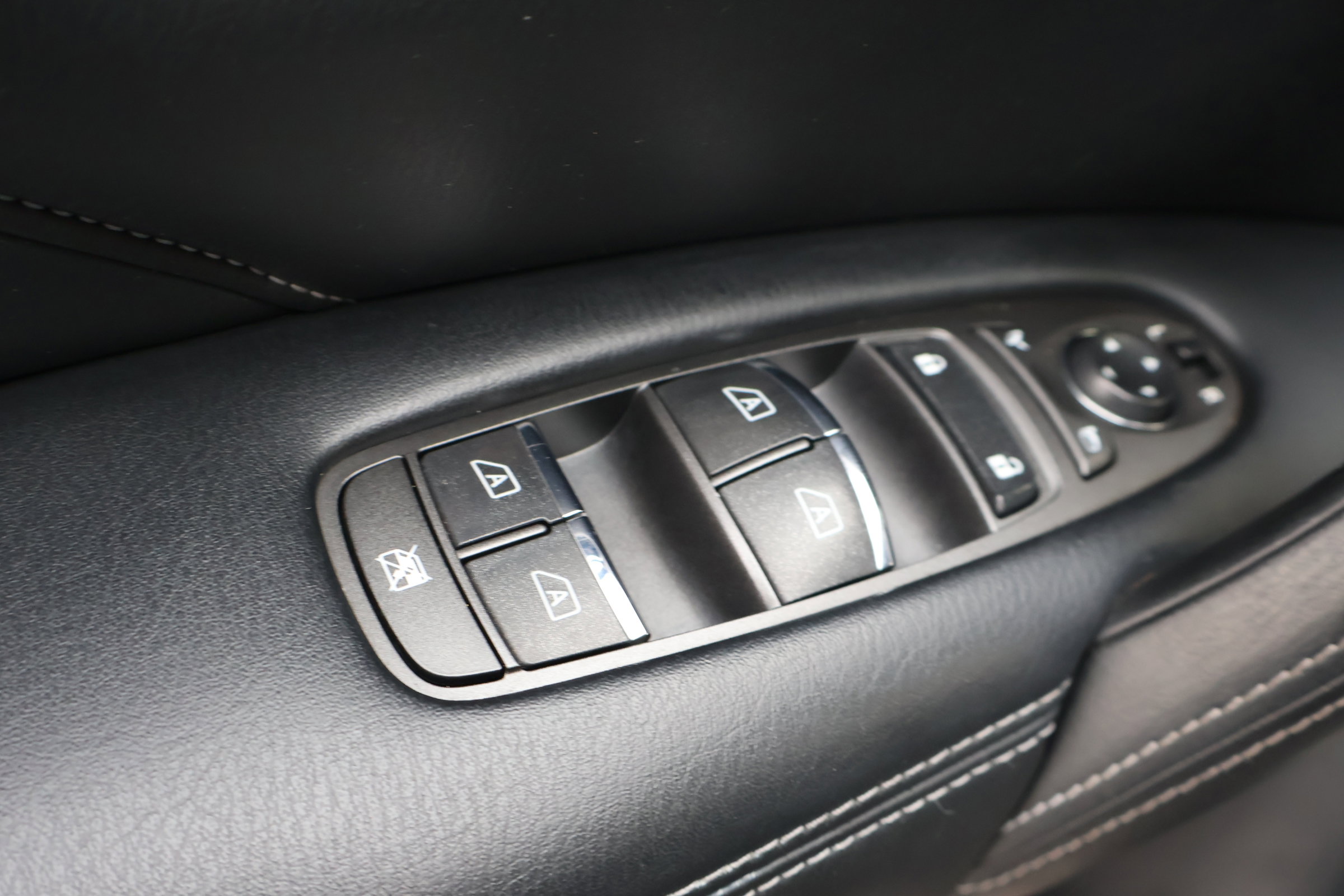 2022 Infiniti QX80 Luxe photo 14