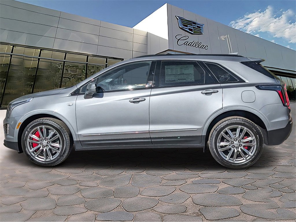 2025 Cadillac XT5 Sport photo 2