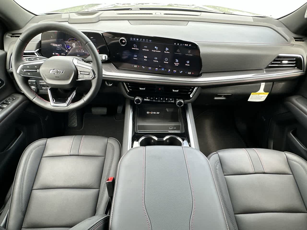 2025 Chevrolet Suburban RST photo 9