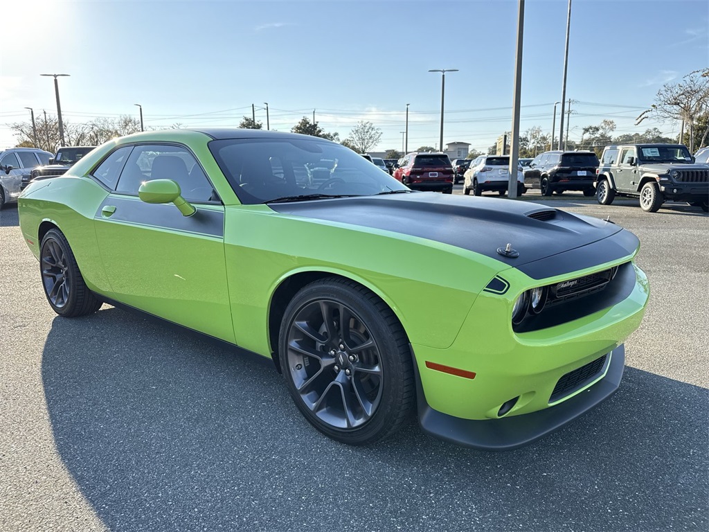 2023 Dodge Challenger R/T's photo