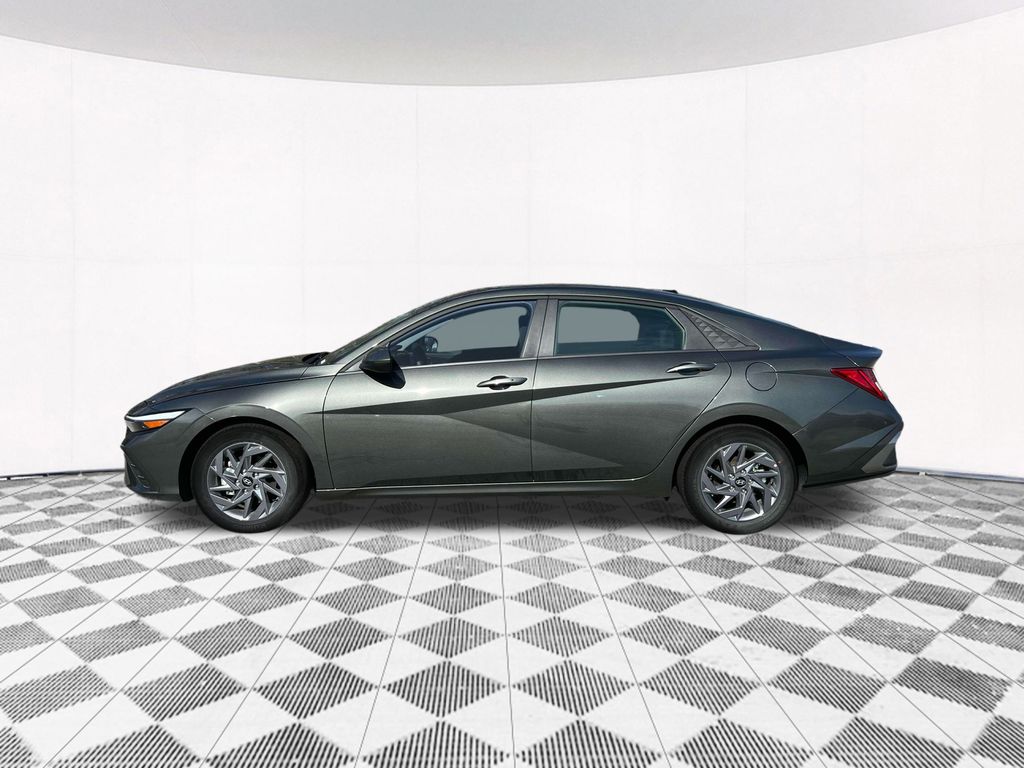 2025 Hyundai Elantra Hybrid Blue photo 3
