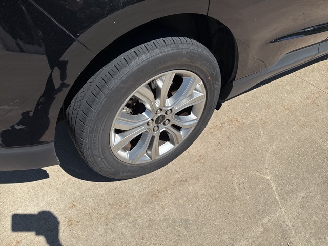 2024 Ford Edge Titanium photo 13